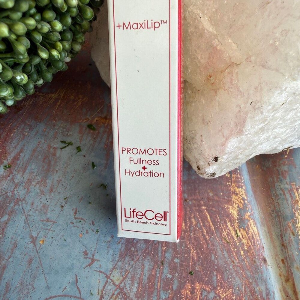 LifeCell Lip Plumping Treatment Glossy Balm with MaxiLip Peptide - 0.16 oz NEW - Picture 2 of 4